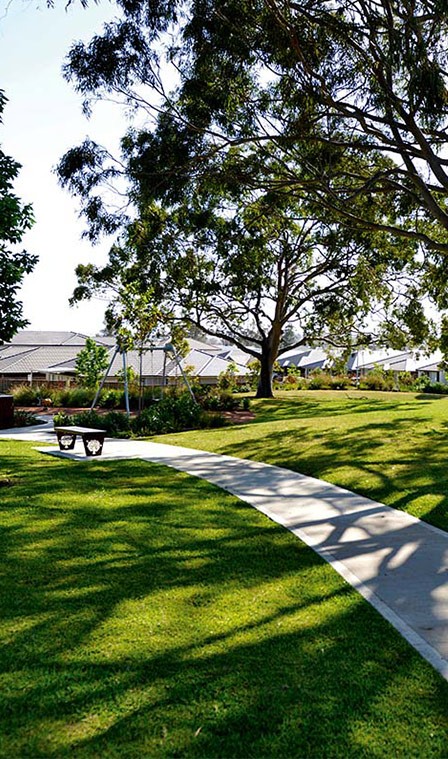 house-and-land 448x759 Orchard-Hills-Lifestyle-02-448x759