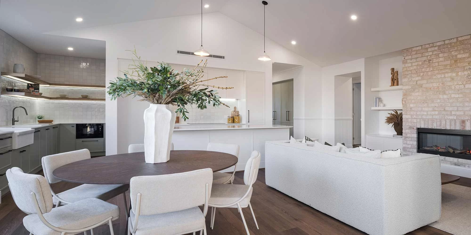 house-and-land 2000x1000 greenwich-open-plan-living-01