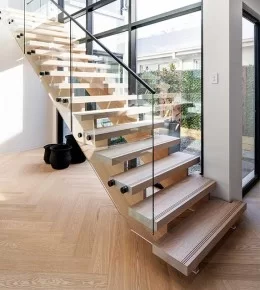 blogs-572x636 brolenhomes-staircase-01-572x636