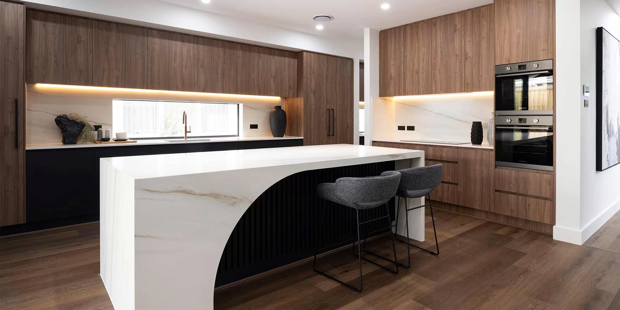 2000x1000 Double-storey-home-design-kitchen-01