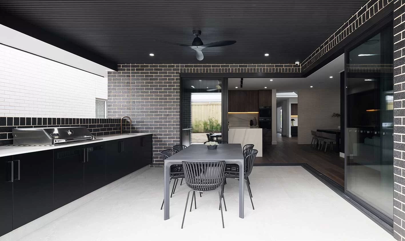 1417x843 DS Avalon40-08